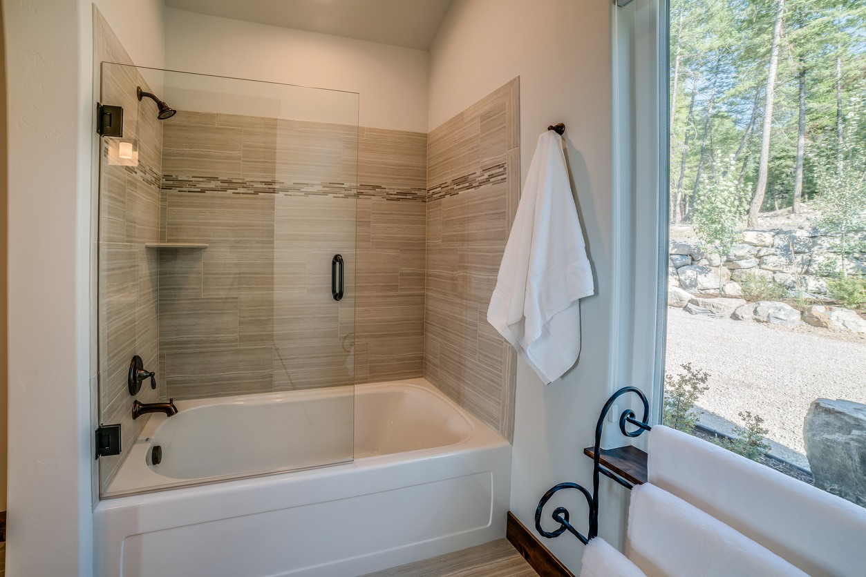 Shower & Tub Repair in Jackson